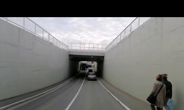 Šleperi se „očešali“ u podvožnjaku